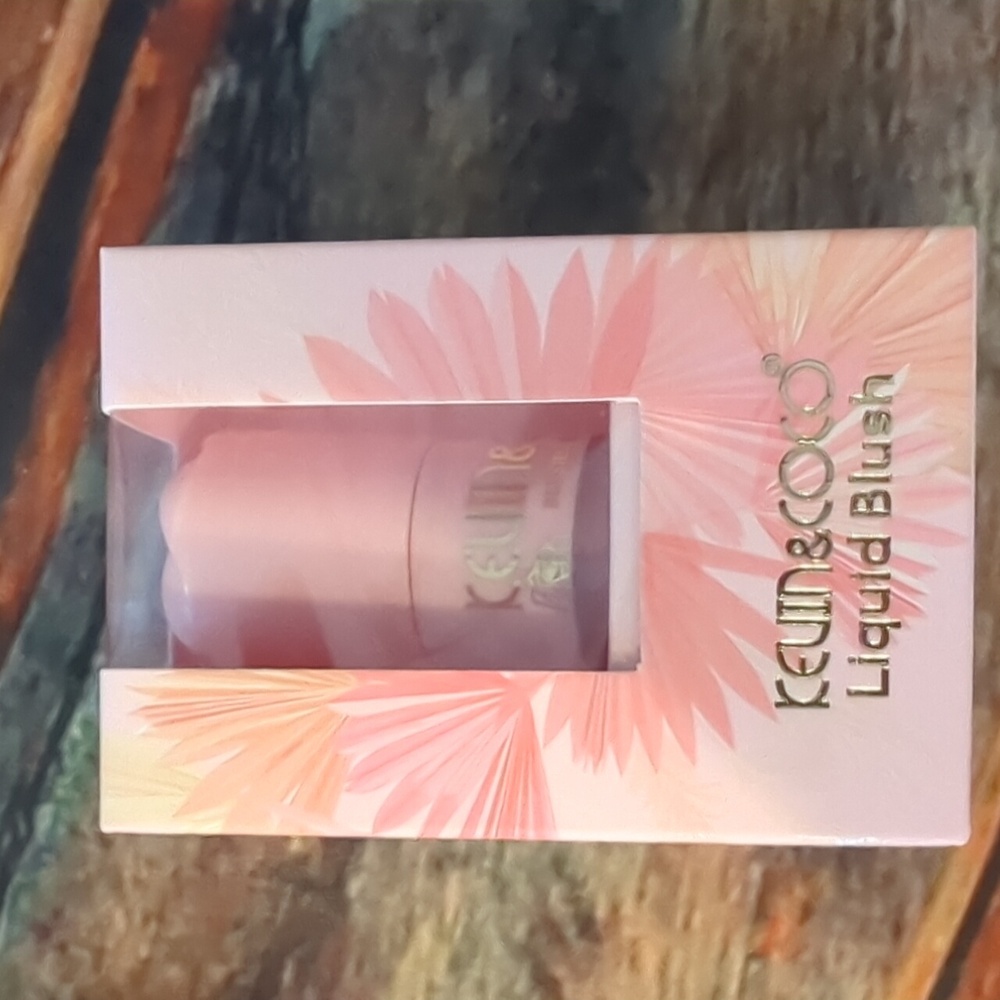 KEVIN AND COCO Liquid Blush NIB